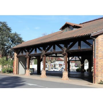 Lais Puzzle - Die Halle von Ronshausen in Genas, Département du Rhône, Frankreich - 100, 200, 500 & 1.000 Teile