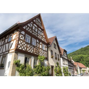 Lais Puzzle - Reiseziel in Deutschland. Traditionelle Fachwerkhäuser in Zeil am Main in Franken, Bayern im Sommer. - 100, 200, 500 & 1.000 Teile