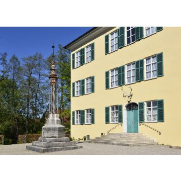 Lais Puzzle - Denkmal vor Wasserschloss in Unterwittelsbach bei Aichach - 100, 200, 500 & 1.000 Teile