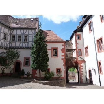 Lais Puzzle - Kernburg und Burghof mittelalterliche Burg Breuberg - 100, 200, 500 & 1.000 Teile