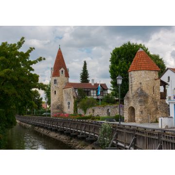 Lais Puzzle - Abensberg in Niederbayern, Maderturm und Stadtmauer, blauer Himmel im Sommer - 100, 200, 500 & 1.000 Teile