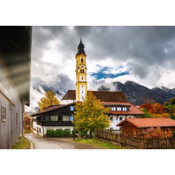Lais Puzzle - Das Bergstädtchen Pfronten mit dramatischem Himmel und erstaunlichem Sonnenlicht an einem goldenen Herbsttag - 1.000 Teile