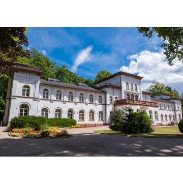 Lais Puzzle - Blick auf das historische Badehaus in der Kurstadt Bad Soden / Deuschland am Taunus - 100, 200, 500 & 1.000 Teile