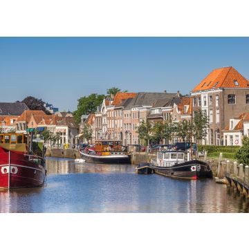 Lais Puzzle - Panorama eines Kanals mit alten Schiffen und historischen Häusern in Zwolle - 100, 200, 500 & 1.000 Teile