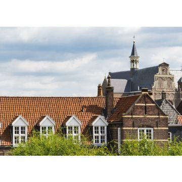 Lais Puzzle - Panoramablick. Orangene Dachziegel und Sint Elizabeth Kirche. Festungsstadt Grave, Die Niederlande - 100, 200, 500 & 1.000 Teile