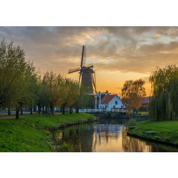 Lais Puzzle - Typisch holländische Landschaft mit einer Gracht und einer Windmühle bei Sonnenuntergang, in Etten-Leur, Nordbrabant - 100, 200, 500 & 1.000 Teile