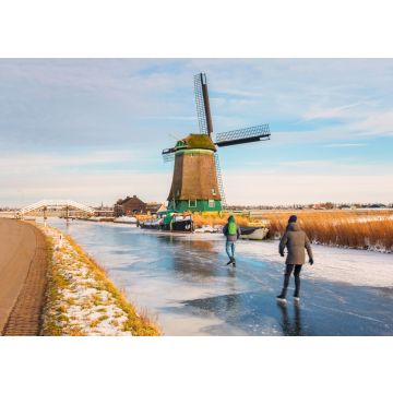 Lais Puzzle - Zwei Eisläufer, die an einem kalten Februartag auf einem zugefrorenen Poldergraben in Opmeer, Niederlande, Schlittschuhlaufen - 100, 200, 500 & 1.000 Teile