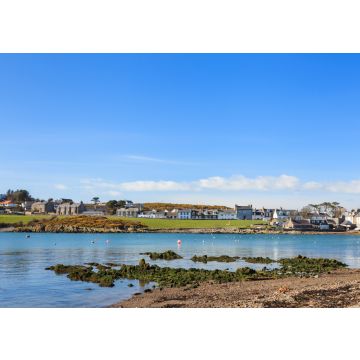 Lais Puzzle - Wasserfront der Isle of Whithorn. Der Blick über die Isle of Whithorn Bay auf das kleine Küstendorf Isle of Whithorn in Dumfries und Galloway, Südschottland - 100, 200, 500 & 1.000 Teile