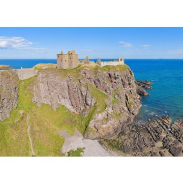 Lais Puzzle - Panorama einer Klippe mit alter Burg in einer Bucht mit blauem Himmel und weißen Wolken in Dunnottar Castle, nahe Stonehaven, Aberdeenshire, schottland - 100, 200, 500 & 1.000 Teile