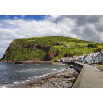 Lais Puzzle - Reihe von weißen Häusern von Pennan Küstenfischerdorf an der Nordsee in Aberdeenshire Schottland UK mit Black Hill Meer Klippe - 100, 200, 500 & 1.000 Teile