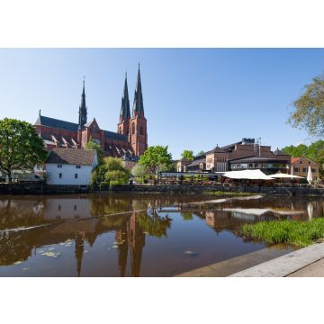 Lais Puzzle - Uppsala Kirche mit seiner Reflexion auf dem Fluss - 100, 200, 500 & 1.000 Teile