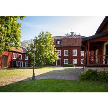 Lais Puzzle - Innenhof Gutshof in Köping in Schweden - 100, 200, 500 & 1.000 Teile
