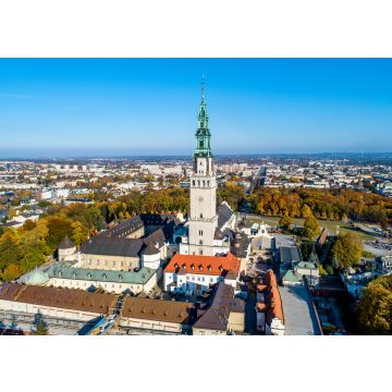 Lais Puzzle - Polen, Częstochowa. Das befestigte Kloster Jasna Góra und die Kirche auf dem Hügel. Berühmter historischer Ort und polnischer katholischer Wallfahrtsort mit der wundertätigen Ikone der Schwarzen Madonna. Luftaufnahme im Herbst - 100, 200...
