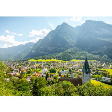 Lais Puzzle - Landschaftsaufnahme des Dorfes Balzers mit der Kirche des Heiligen Nikolaus in Liechtenstein - 100, 200, 500 & 1.000 Teile