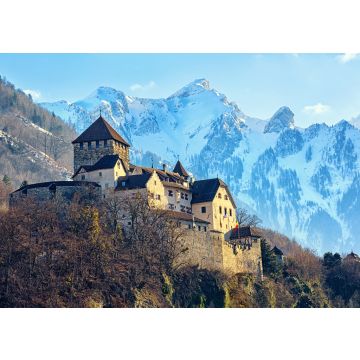 Lais Puzzle - Schloss Vaduz, Liechtenstein, mit schneebedeckten Alpenbergen im Hintergrund - 100, 200, 500 & 1.000 Teile