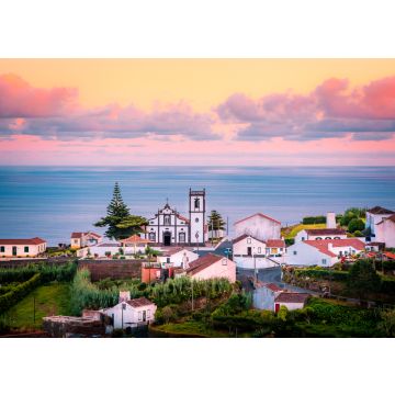 Lais Puzzle - Wunderschöner rosa Sonnenaufgang in einem Dorf in Nordeste, Insel Sao Miguel, Azoren, Portugal - 100, 200, 500 & 1.000 Teile