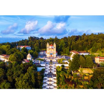 Lais Puzzle - Luftaufnahme der Kathedrale Bom Jesus do Monte in Braga, Portugal, am Abend - 100, 200, 500 & 1.000 Teile