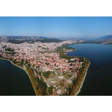 Lais Puzzle - Ikonische Stadt, Burg und Moschee von Ioannina, umgeben vom berühmten See und den Bergen von Pindus, Epirus, Griechenland - 100, 200, 500 & 1.000 Teile