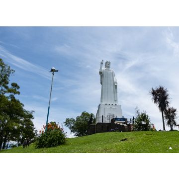 Lais Puzzle - Der Cristo Bendicente ist eine Skulptur, die sich auf dem Gipfel des Cerro San Javier befindet. - 100, 200, 500, 1.000 & 2.000 Teile