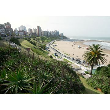 Lais Puzzle - Blick auf die Küste mit einem Teil der Stadtsilhouette im Hintergrund, Mar del Plata, Buenos Aires, Argentinien - 100, 200, 500, 1.000 & 2.000 Teile