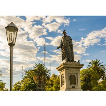 Lais Puzzle - Ansicht der Statue vom 25. Mai, Stadt San Juan, Provinz San Juan, Argentinien. - 100, 200, 500, 1.000 & 2.000 Teile