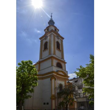 Lais Puzzle - Die Reformatorenkirche ist die größte Kirche in der Beregovo und Dekoration eines der Hauptplätze, Transkarpatien, Ukraine - 100, 200, 500, 1.000 & 2.000 Teile