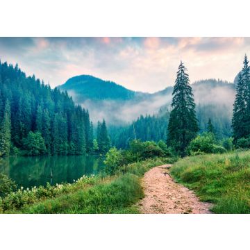 Lais Puzzle - Neblige Morgenszene des Lacu Rosu Sees. Foggy Sommer Sonnenaufgang in Harghita County, Rumänien, Europa. Schönheit der Natur Konzept Hintergrund - 100, 200, 500 & 1.000 Teile