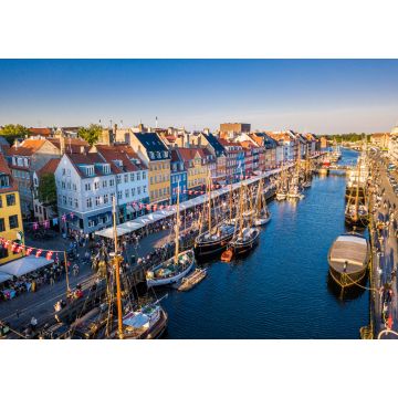 Lais Puzzle - Erstaunliches historisches Stadtzentrum. Nyhavn New Harbour Kanal und Unterhaltungsviertel in Kopenhagen, Dänemark. Der Kanal beherbergt viele historische Holzschiffe. Luftaufnahme von oben - 1.000 Teile