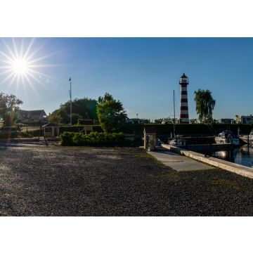 Lais Puzzle - der Jachthafen und der Hafen mit dem Leuchtturm in Kongsdal Huse am Mariagerfjord in Dänemark - 100, 200, 500 & 1.000 Teile