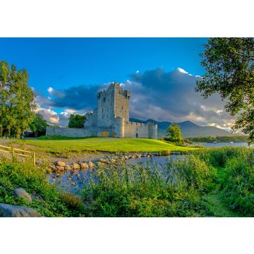 Lais Puzzle - Idyllische Landschaft von Ross Castle im Killarney National Park in Irland. Reise mit dem Auto durch den Ring of Kerry - 100, 200, 500 & 1.000 Teile