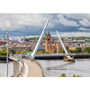 Lais Puzzle - Die Friedensbrücke und die Guild Hall in Londonderry / Derry in Nordirland - 100, 200, 500 & 1.000 Teile