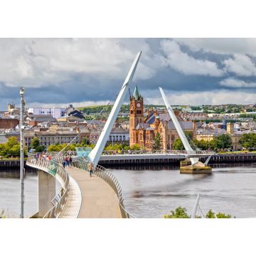 Lais Puzzle - Die Friedensbrücke und die Guild Hall in Londonderry / Derry in Nordirland - 1.000 Teile