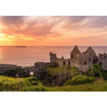 Lais Puzzle - Ruine des mittelalterlichen Dunluce Castle auf der Klippe bei herrlichem Sonnenuntergang, Wild Atlantic Way, Bushmills, County Antrim, Nordirland - 100, 200, 500 & 1.000 Teile
