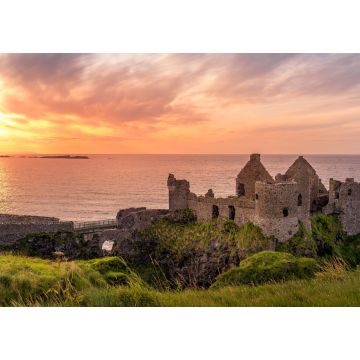 Lais Puzzle - Ruine des mittelalterlichen Dunluce Castle auf der Klippe bei herrlichem Sonnenuntergang, Wild Atlantic Way, Bushmills, County Antrim, Nordirland - 1.000 Teile