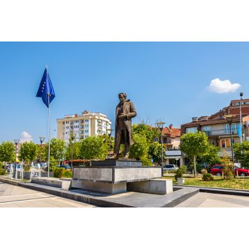Lais Puzzle - Statue von Ibrahim Rugova in Pristina - Kosovo - 2.000 Teile