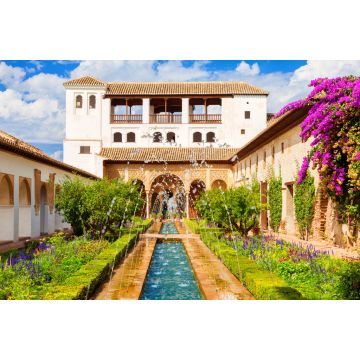 Lais Puzzle - Blick auf einen Brunnen auf dem Platz der Heiligen Alhambra de Granada. Brunnen und Gärten - 2.000 Teile