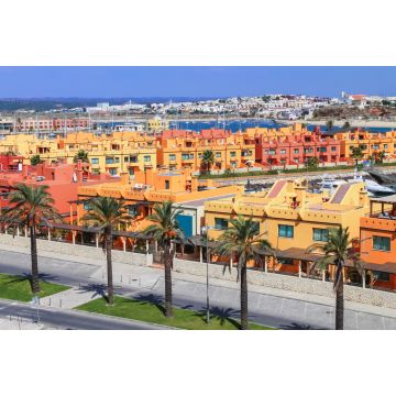 Lais Puzzle - Portimao in Portugal. Moderne Gebäude, die den Jachthafen umgeben - 2.000 Teile