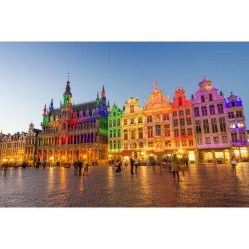 Lais Puzzle - Grand Place mit bunter Beleuchtung in der Abenddämmerung in Brüssel - 2.000 Teile
