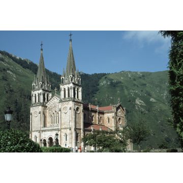 Lais Puzzle - Kirche von Covadonga, Asturien - 2.000 Teile