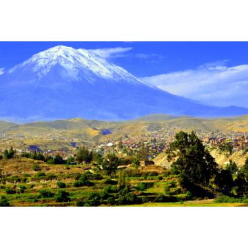 Lais Puzzle - Der Vulkan Misti aus der Sicht von Arequipa, Peru - 2.000 Teile