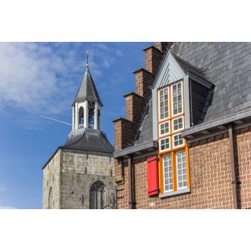 Lais Puzzle - Buntes Fenster und Kirchturm im Zentrum von Tubbergen, Niederlande - 2.000 Teile