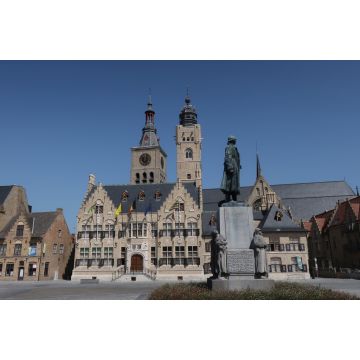 Lais Puzzle - Belfried des Rathauses und Sint-Niklaas-Kirche in Diksmuide Westflandern Belgien - 2.000 Teile