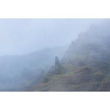 Lais Puzzle - Nebel um Felsformationen in den Comeragh Mountains, Irland - 2.000 Teile