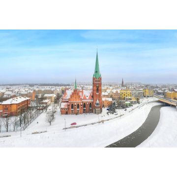 Lais Puzzle - Legnica, Polen. Panoramablick auf die winterliche Stadtlandschaft mit dem Sankt-Jakob-Heiligtum und dem Fluss Kaczawa - 2.000 Teile