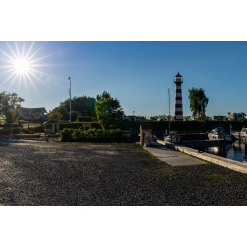Lais Puzzle - der Jachthafen und der Hafen mit dem Leuchtturm in Kongsdal Huse am Mariagerfjord in Dänemark - 2.000 Teile