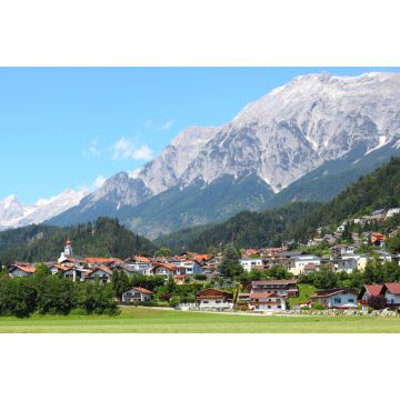 Lais Puzzle - Das Dorf Wattens in der Nähe der Stadt Insbruck, Österreich - 2.000 Teile