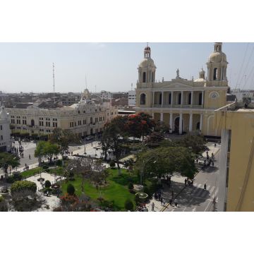 Lais Puzzle - Luftaufnahme des Hauptparks in der Stadt Chiclayo - Peru - 2.000 Teile