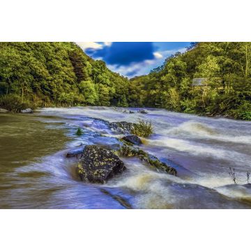 Lais Puzzle - Eine lange Exposition über die Stromschnellen des Flusses Teifi bei Cenarth, Wales, nach starken Regenfällen - 2.000 Teile