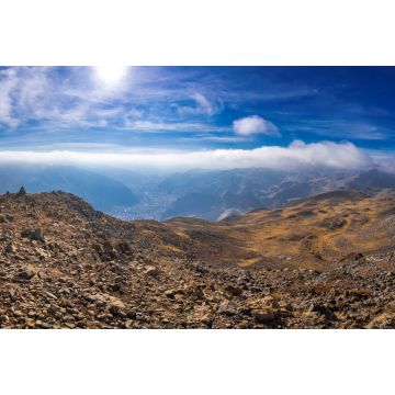 Lais Puzzle - Blick auf die Stadt Huancavelica Peru von einem Aussichtspunkt an einem sonnigen Tag mit Nebel - 2.000 Teile