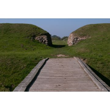 Lais Puzzle - Durchgang zur Hauptburg mit Ringwall, Trelleborg, Slagelse, Dänemark - 2.000 Teile